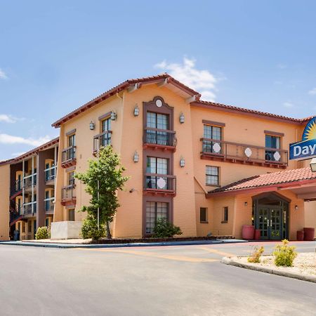 Days Inn By Wyndham Birmingham/West Bagian luar foto